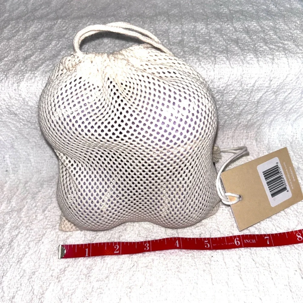New 4 dog play balls in Mesh Bag